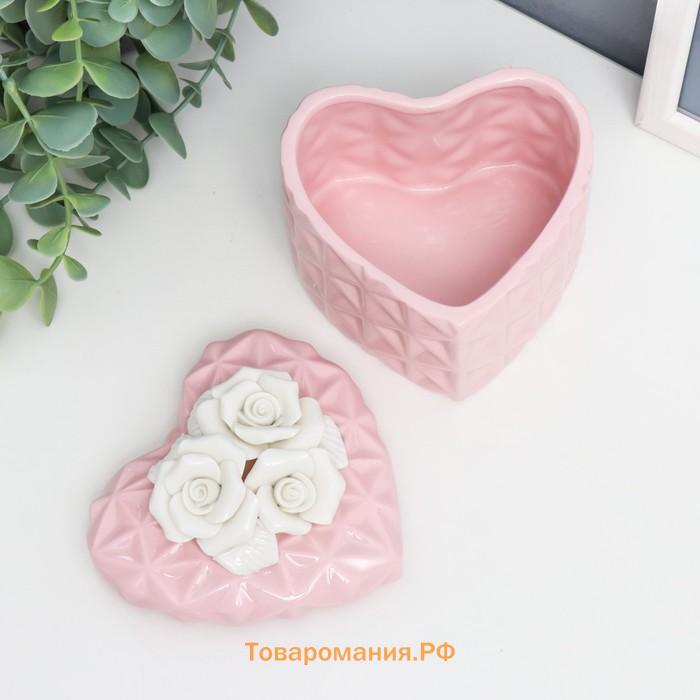 Шкатулка керамика "Три белых розы. Геометрия" сердце розовое 10х11х11 см